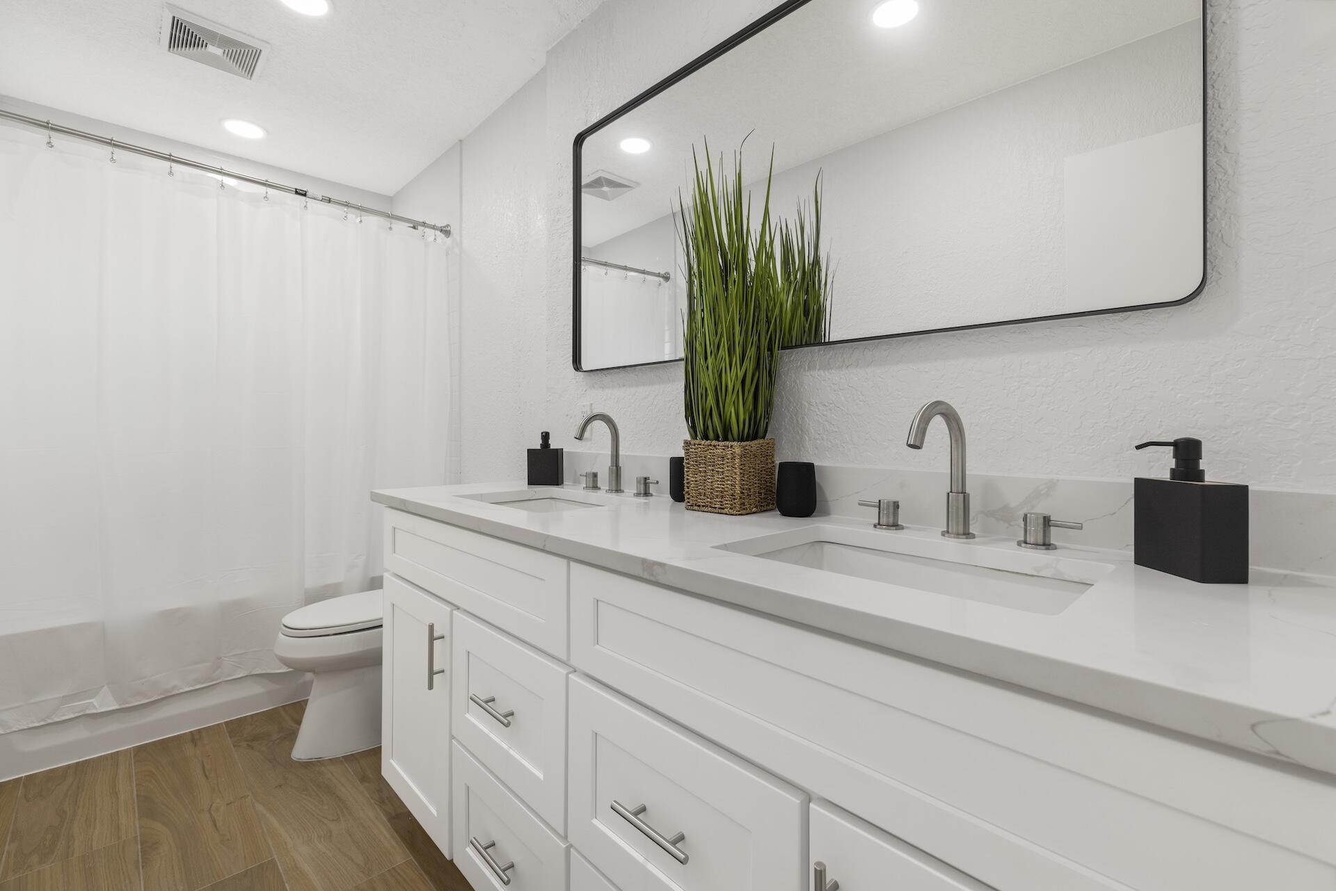 PINEWOOD EAST 2 OF WELLINGTON - Residential Lease