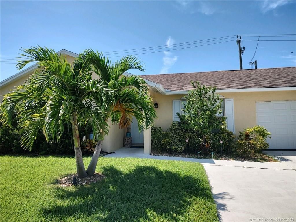 Photo of 124 Banyan Circle, Jupiter, FL 33458 (MLS # R10911421)