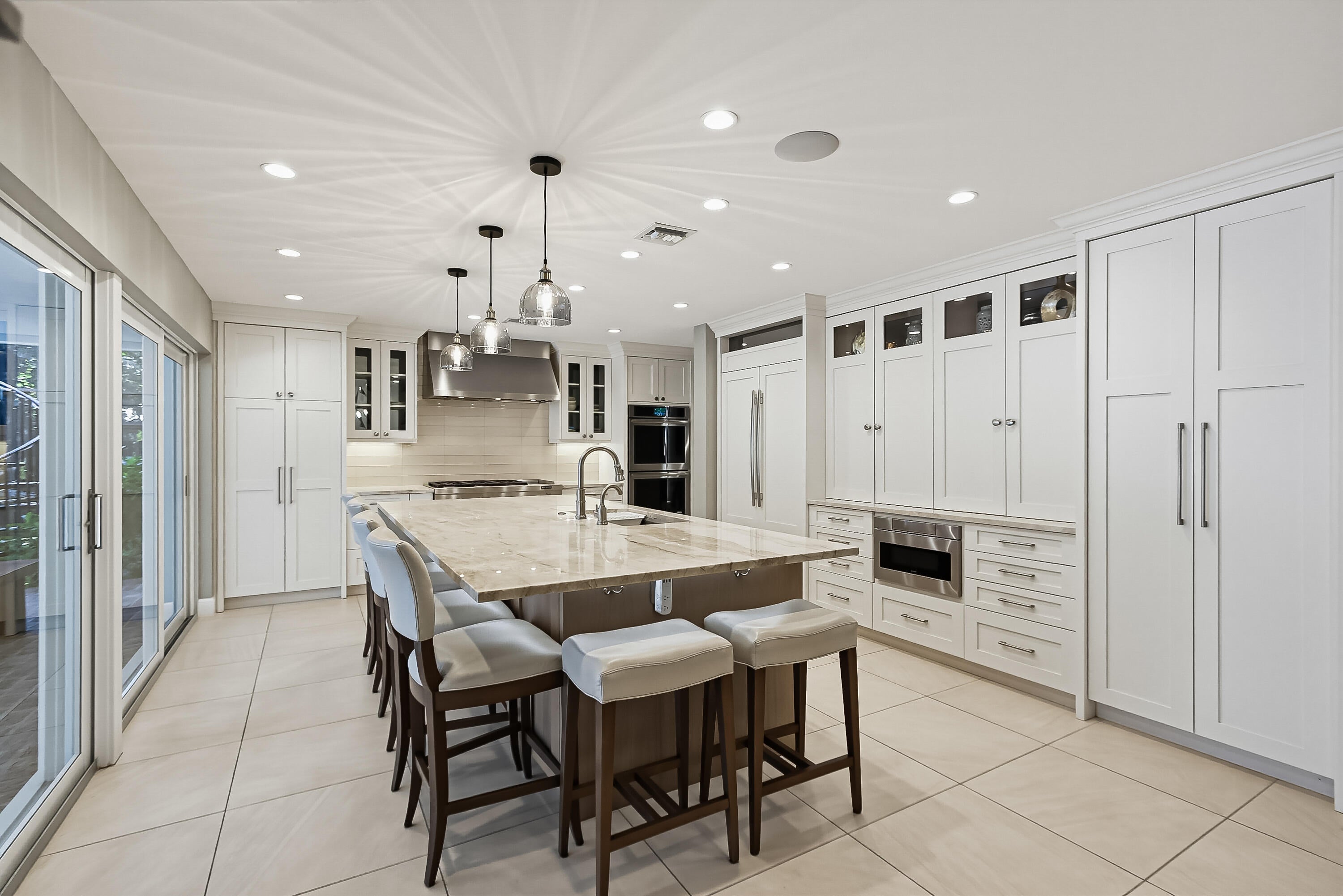 738 MIDDLE RIVER Drive