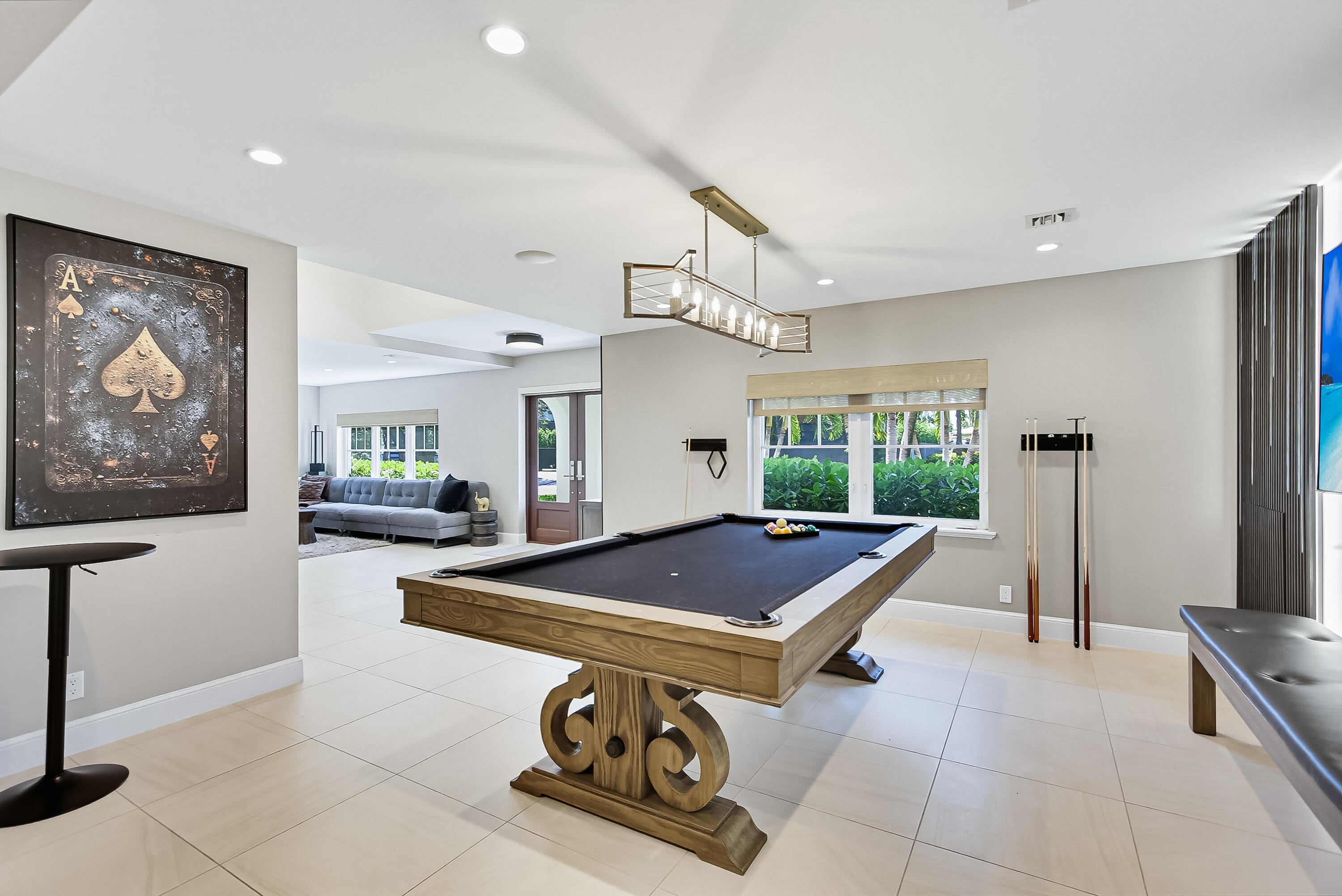 738 MIDDLE RIVER Drive