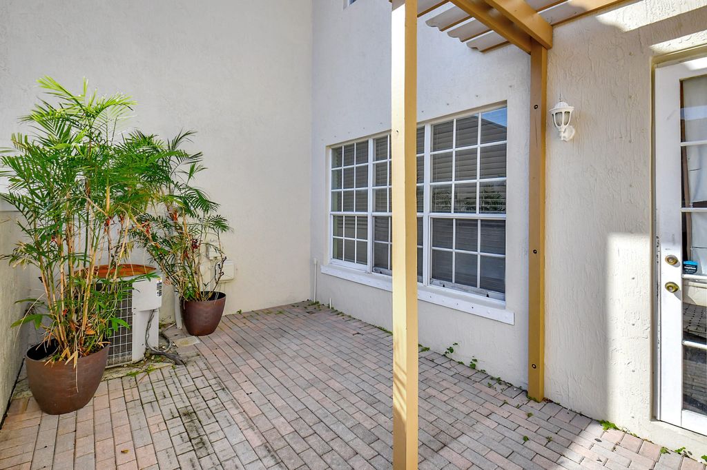 Photo of 408 NW 25th Avenue, Boynton Beach, FL 33426 (MLS # R10945830)