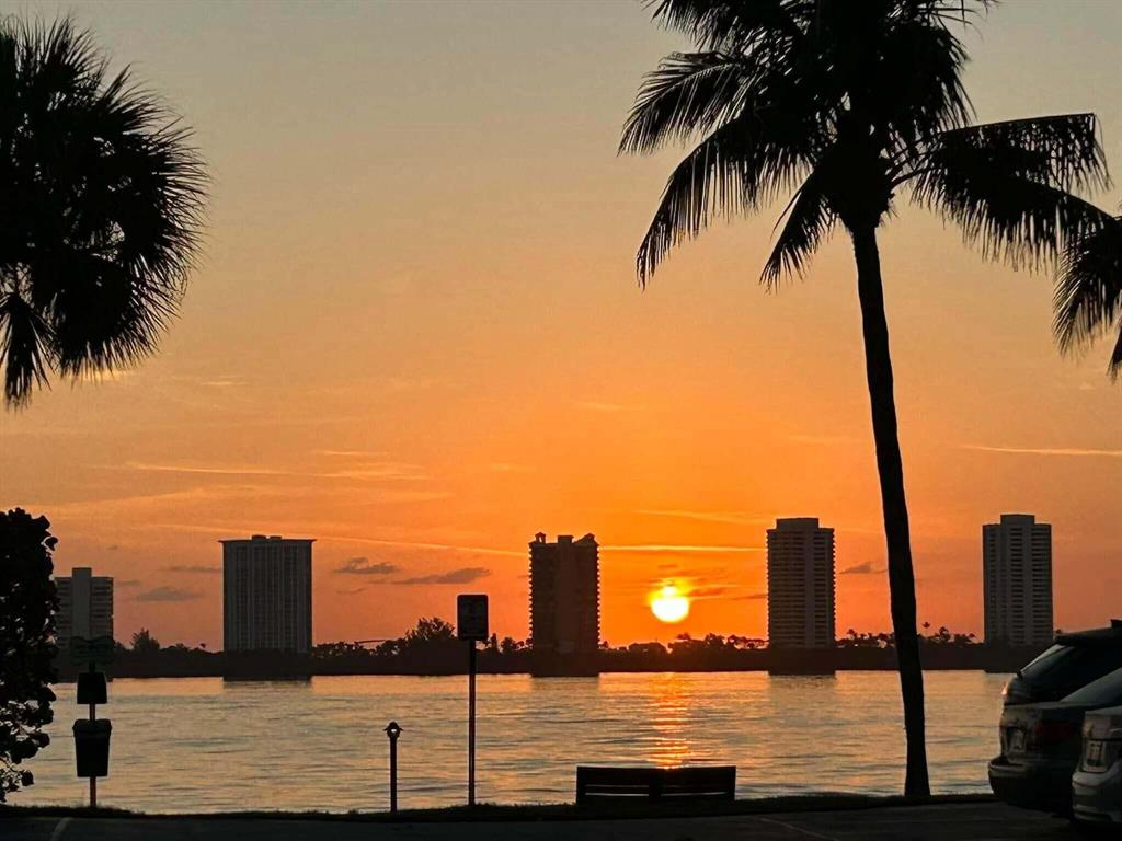 BAY REACH CONDO - Residential Lease