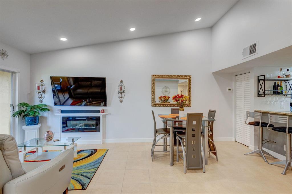 BAY REACH CONDO - Residential Lease