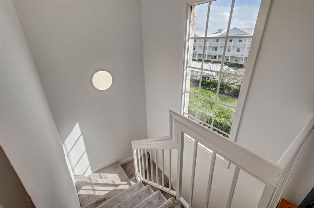 BAY REACH CONDO - Residential Lease