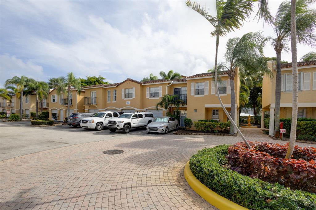 BAY REACH CONDO - Residential Lease