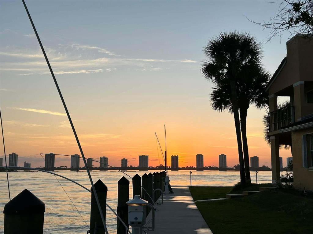 BAY REACH CONDO - Residential Lease