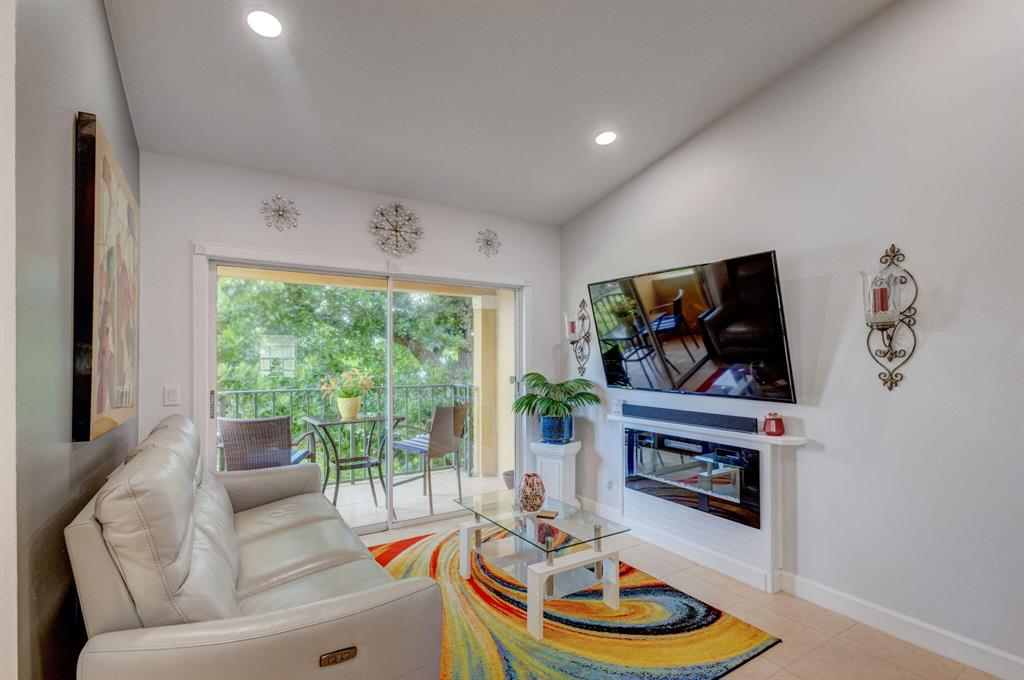 BAY REACH CONDO - Residential Lease