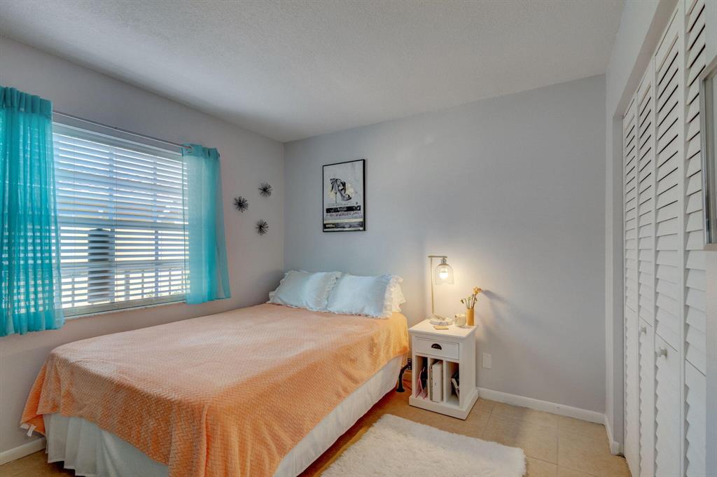 BAY REACH CONDO - Residential Lease