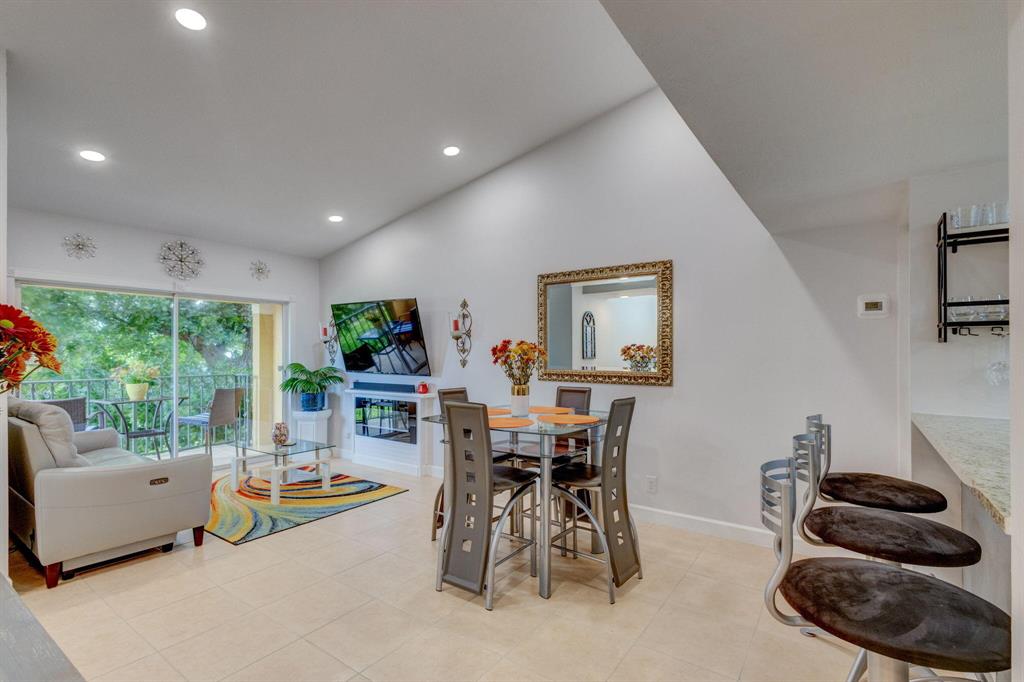 BAY REACH CONDO - Residential Lease