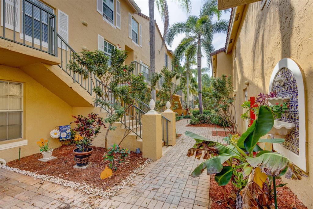 BAY REACH CONDO - Residential Lease