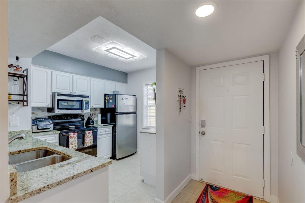 BAY REACH CONDO - Residential Lease