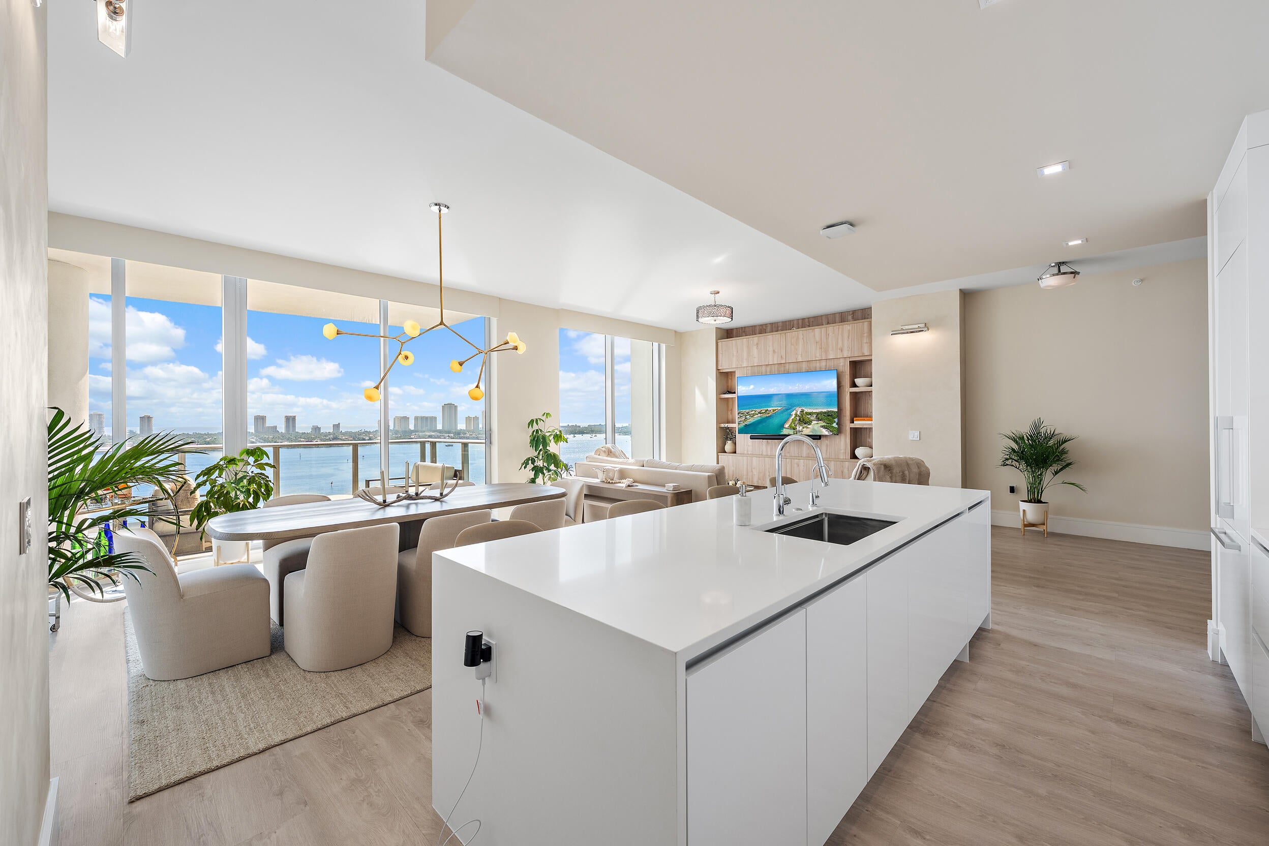 220 Lake Shore Drive 1402