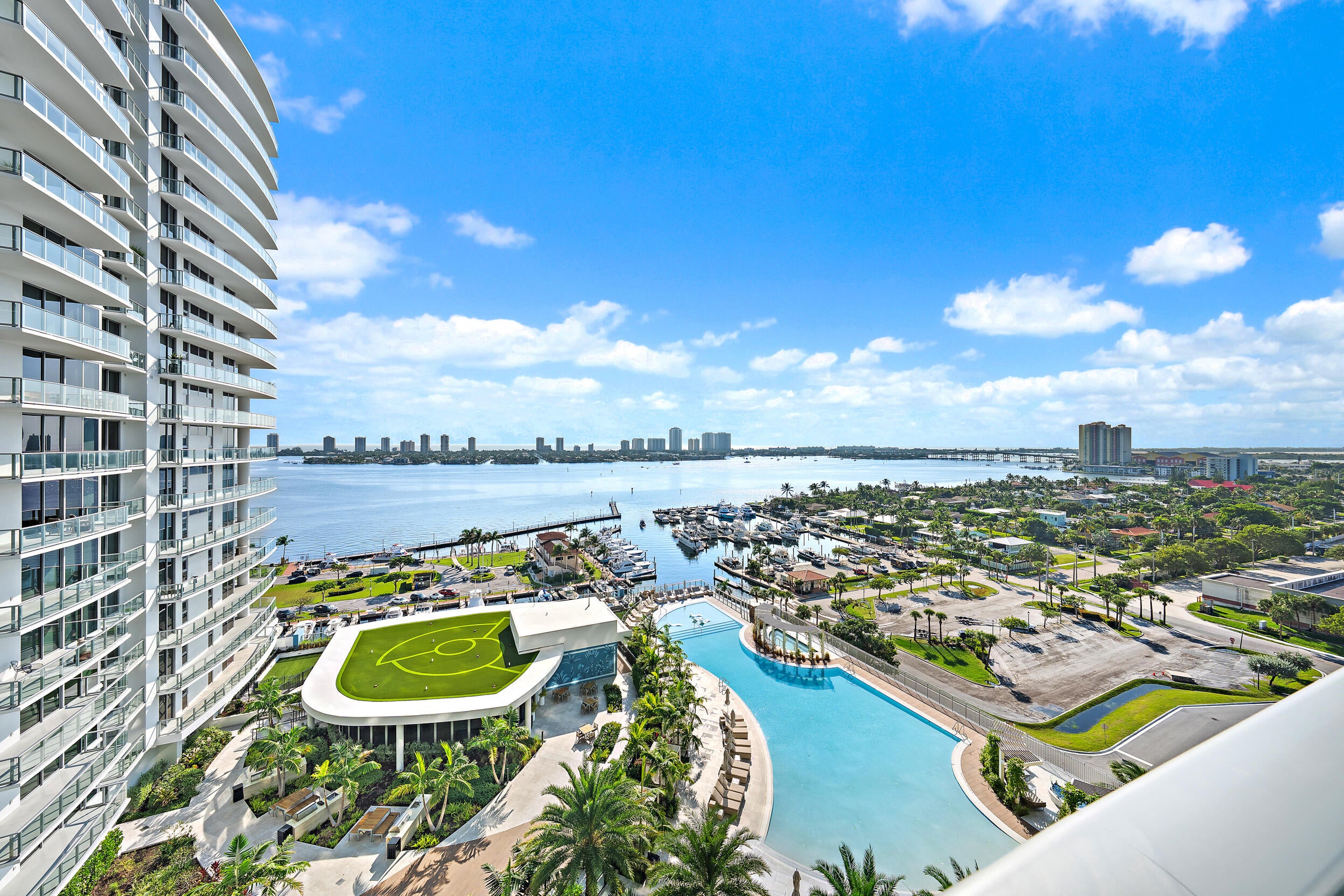220 Lake Shore Drive 1402