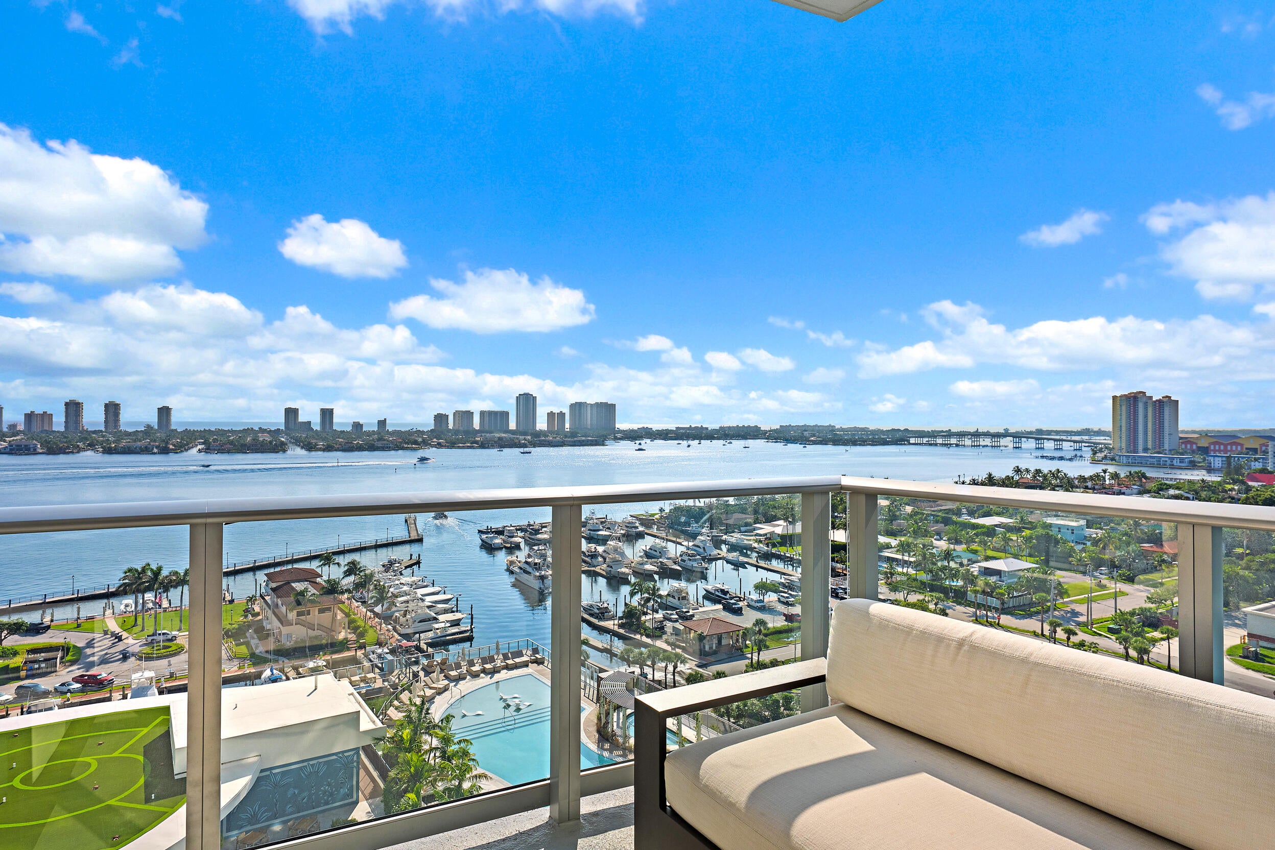 220 Lake Shore Drive 1402