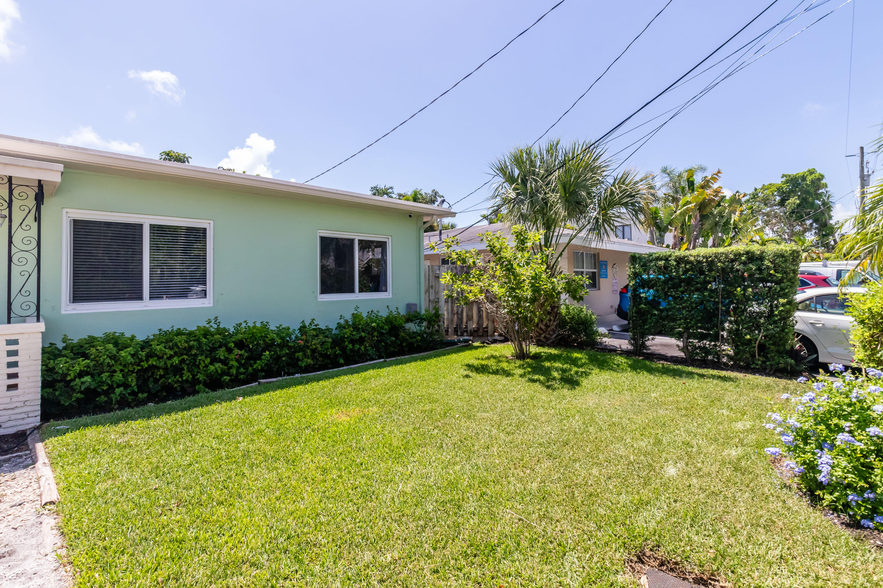 836 NE 17th Terrace