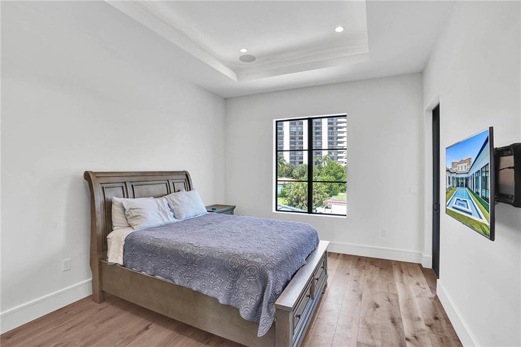 SEA RANCH LAKES - Residential