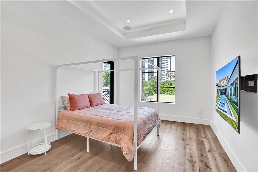 SEA RANCH LAKES - Residential