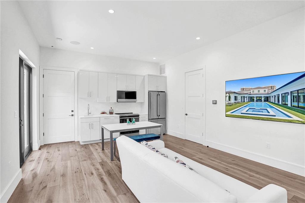 SEA RANCH LAKES - Residential