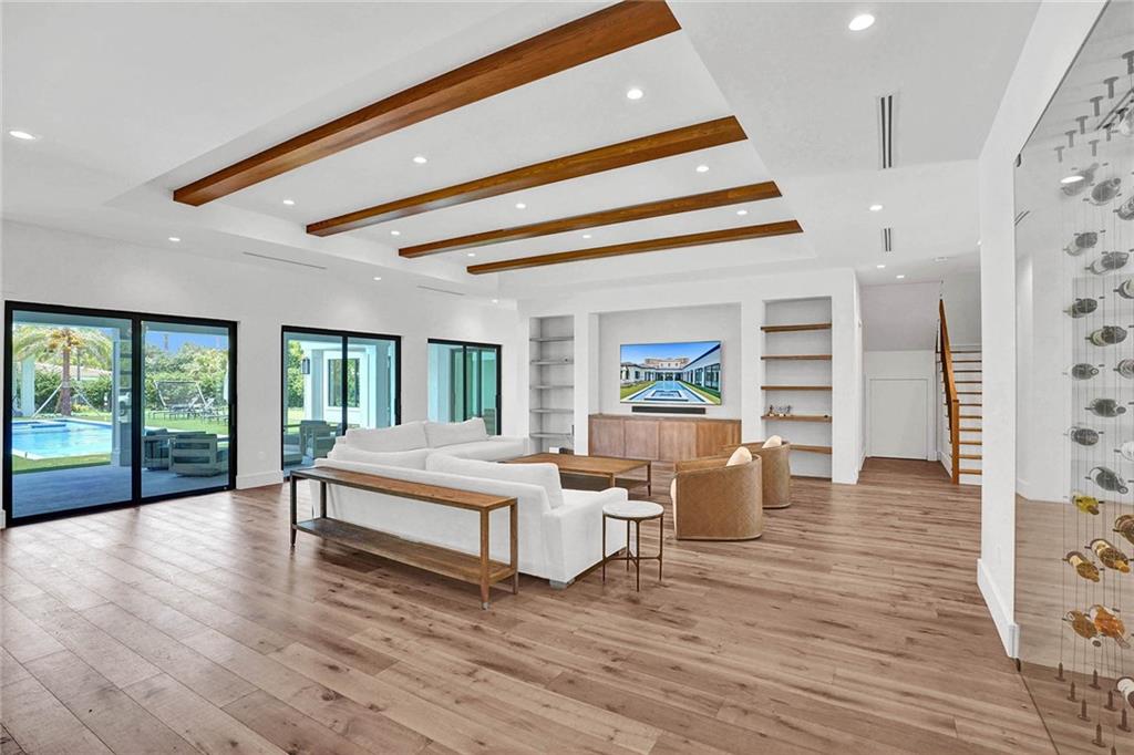 SEA RANCH LAKES - Residential