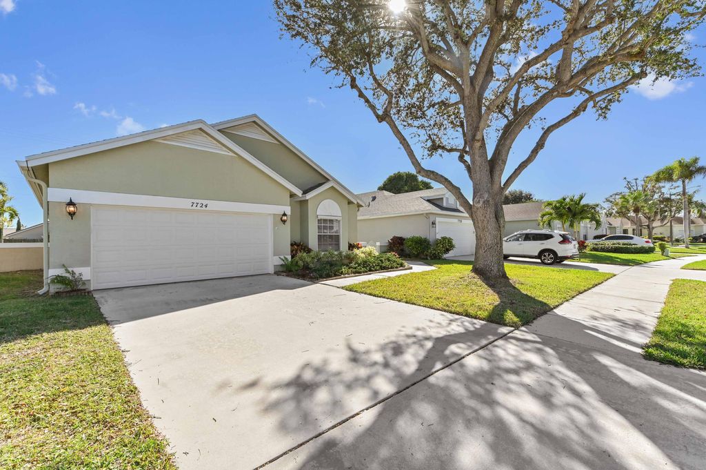 Photo of 7724 Mansfield Hollow Road, Delray Beach, FL 33446 (MLS # R11166272)