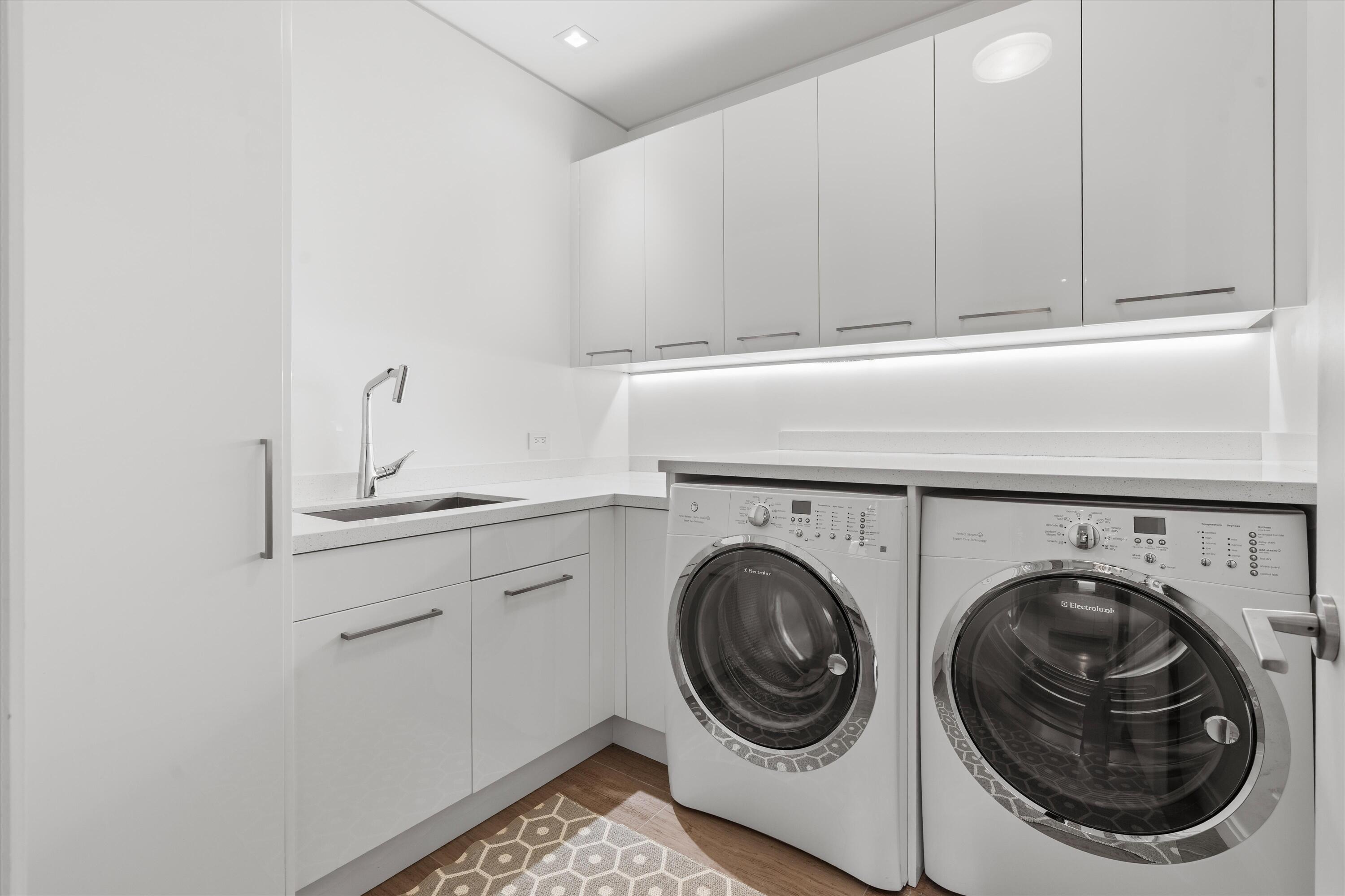 SEAGATE YACHT CLUB - Residential