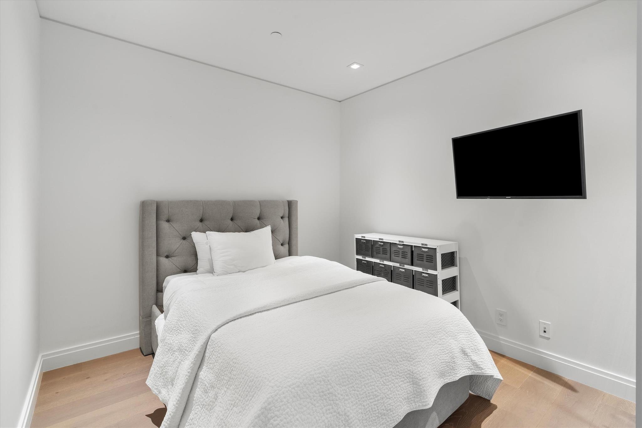 SEAGATE YACHT CLUB - Residential