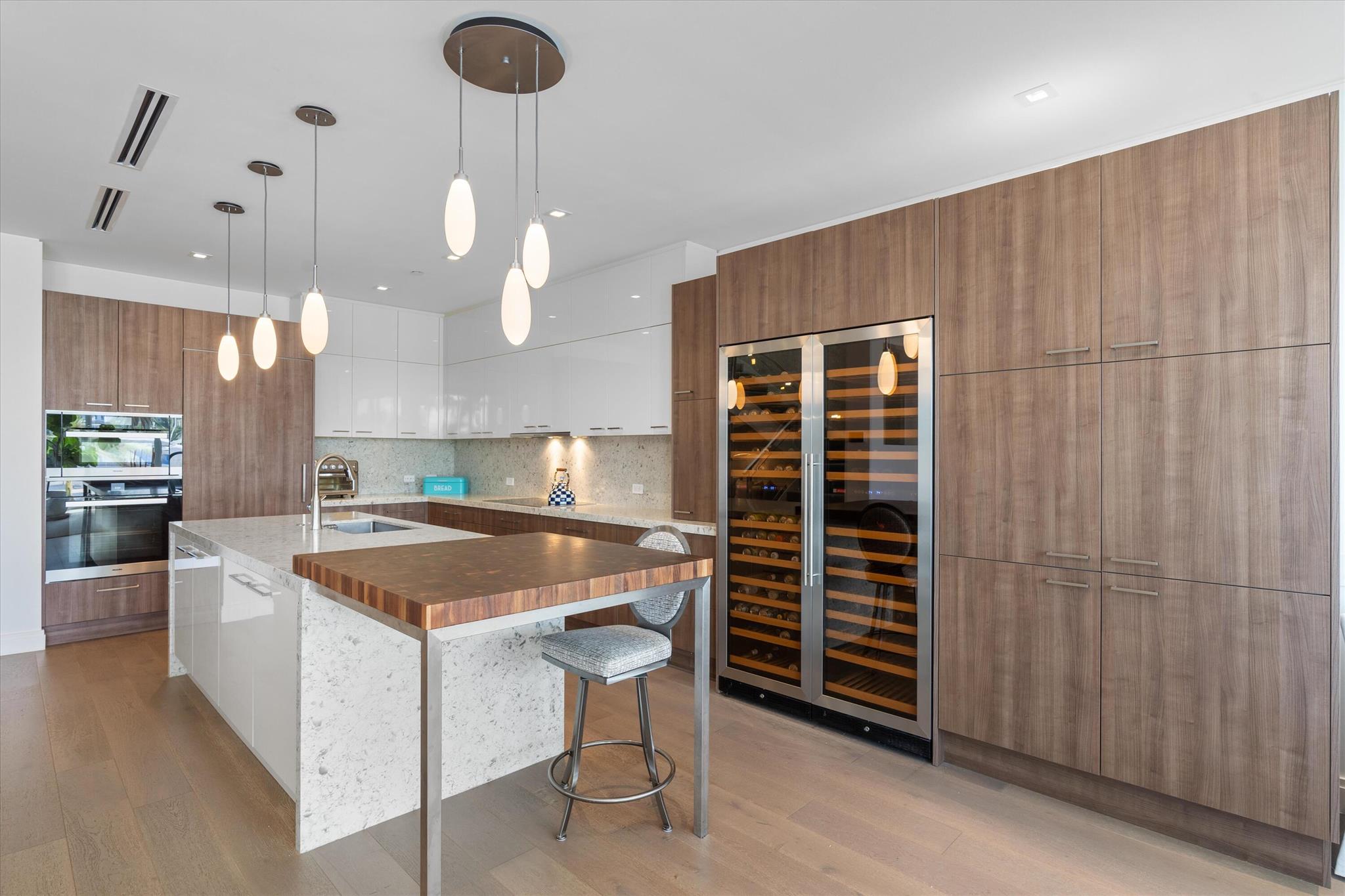 SEAGATE YACHT CLUB - Residential