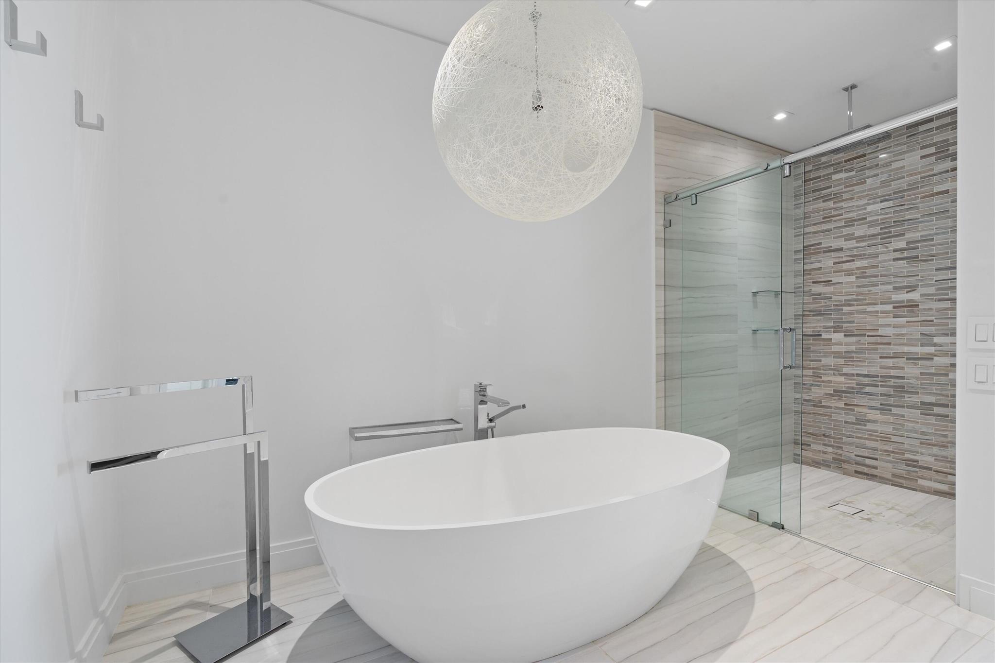 SEAGATE YACHT CLUB - Residential