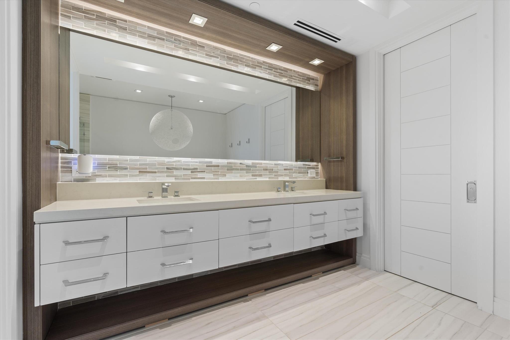 SEAGATE YACHT CLUB - Residential