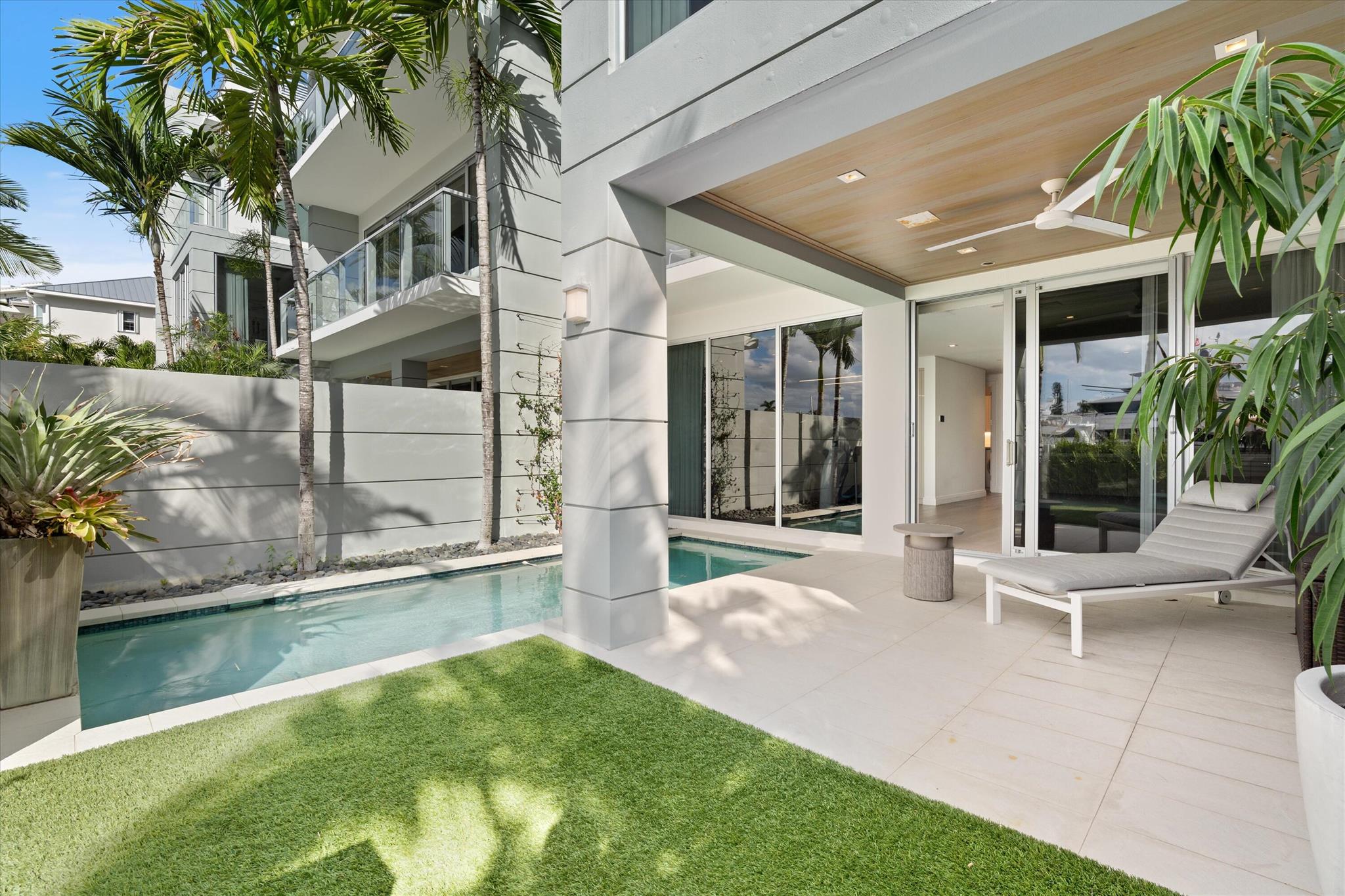 SEAGATE YACHT CLUB - Residential