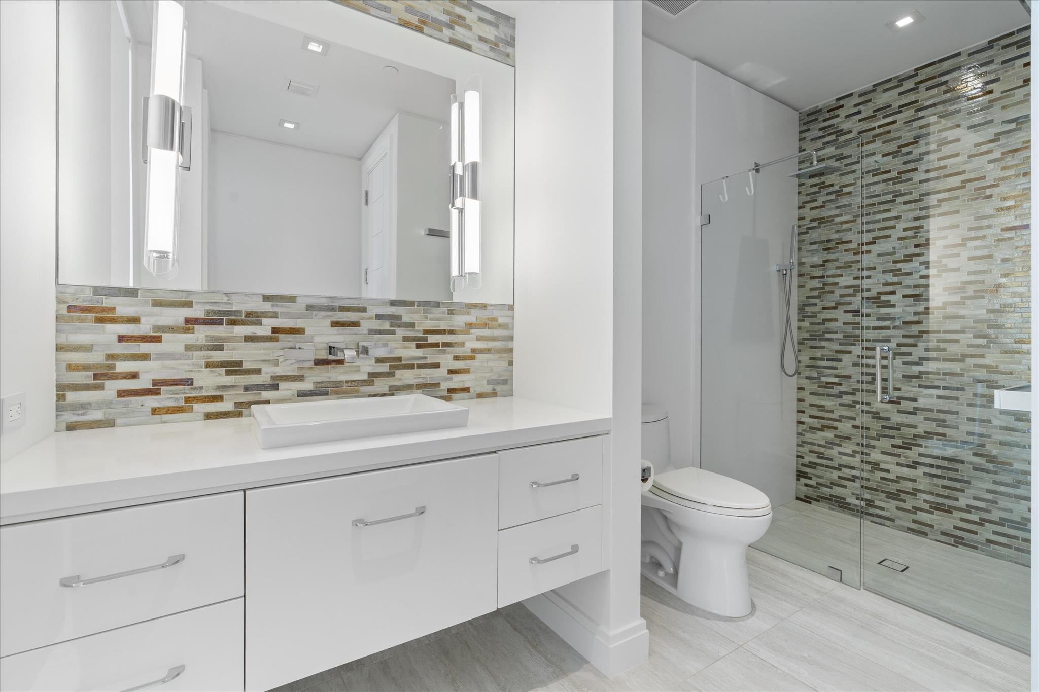 SEAGATE YACHT CLUB - Residential