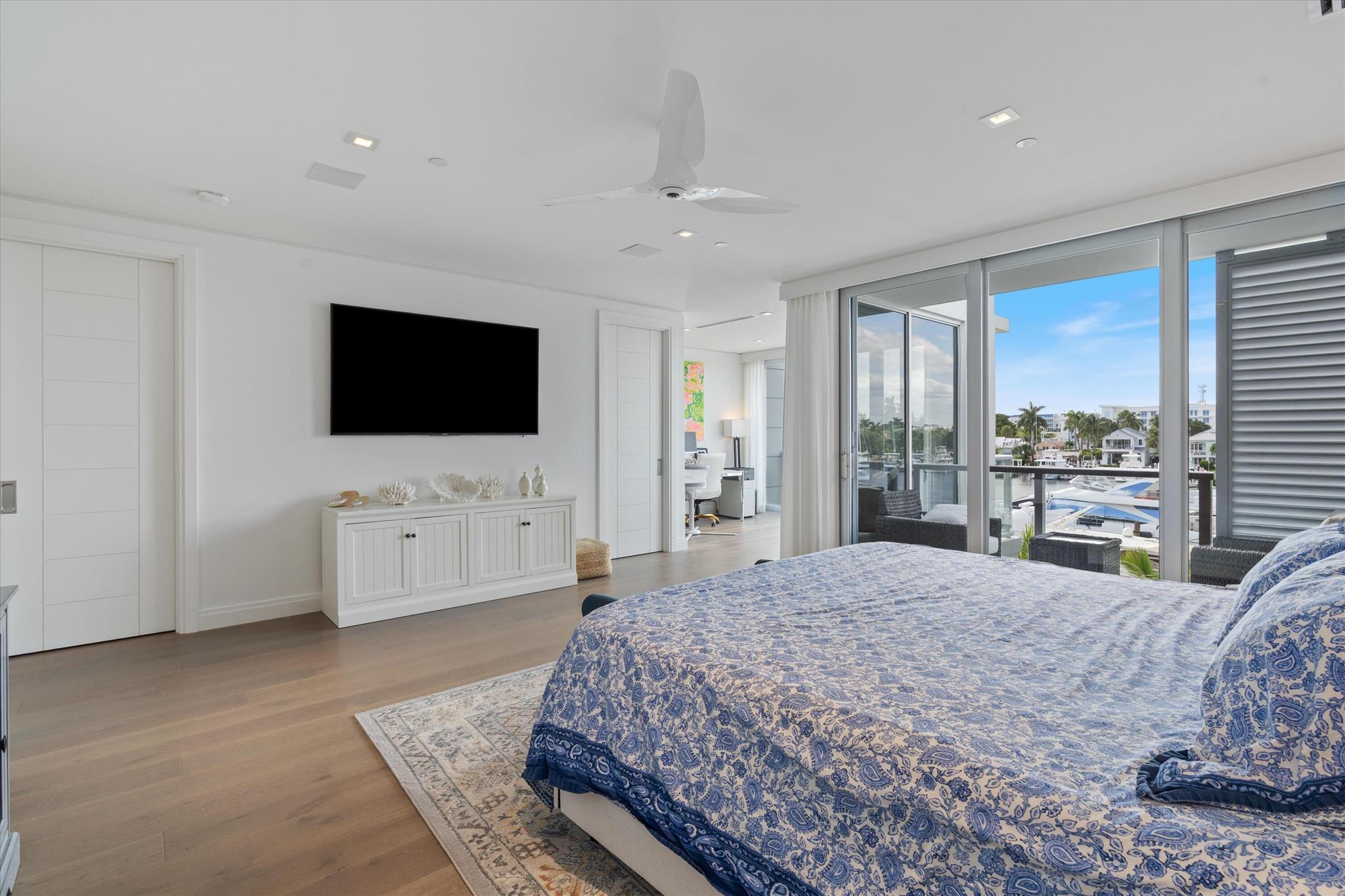 SEAGATE YACHT CLUB - Residential