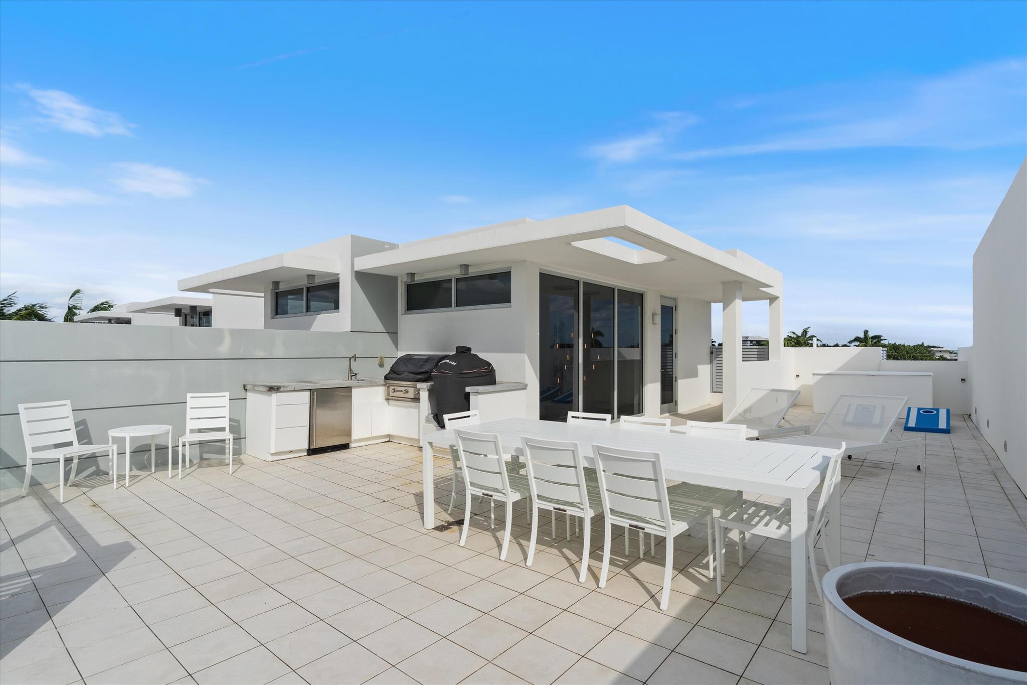 SEAGATE YACHT CLUB - Residential