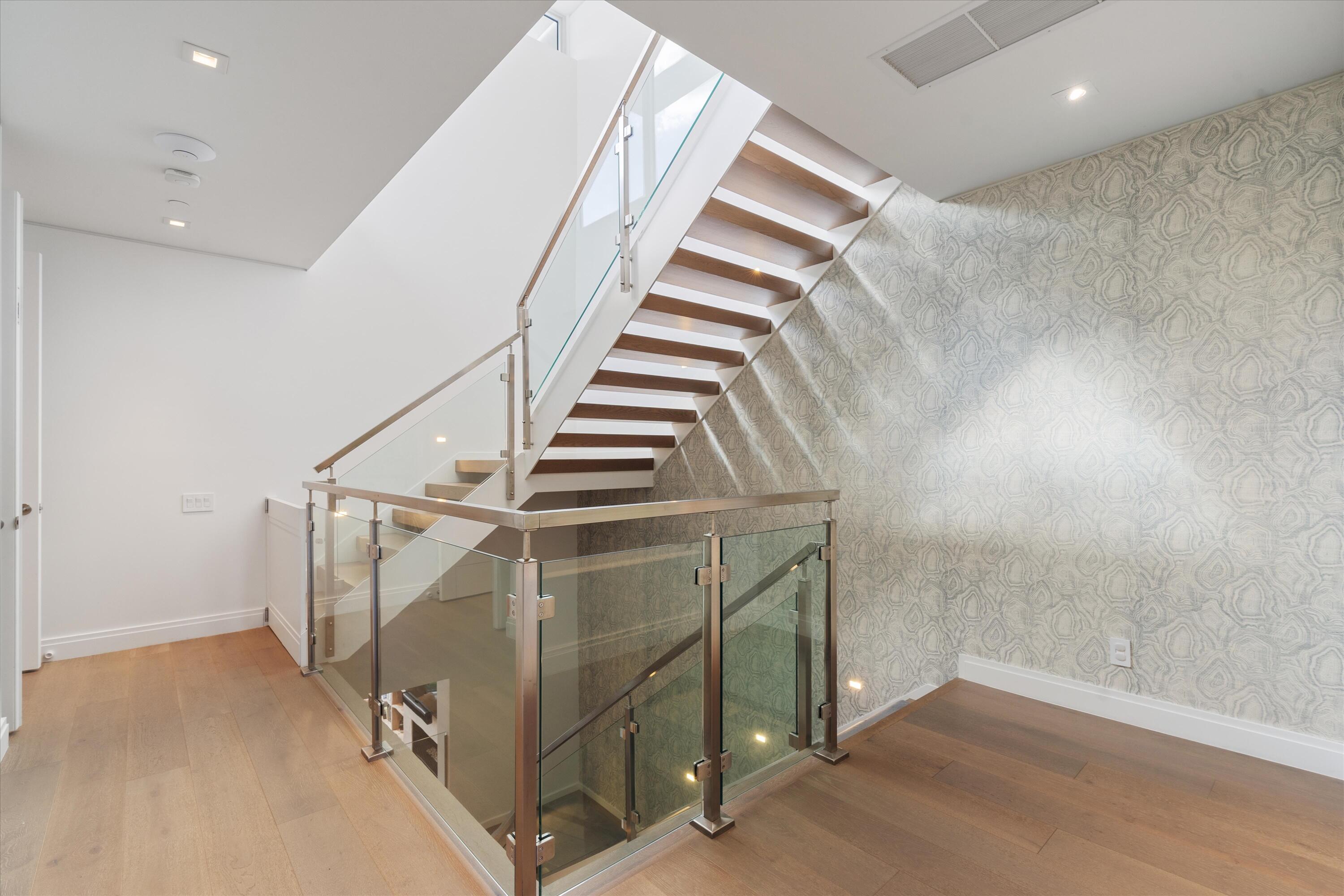 SEAGATE YACHT CLUB - Residential