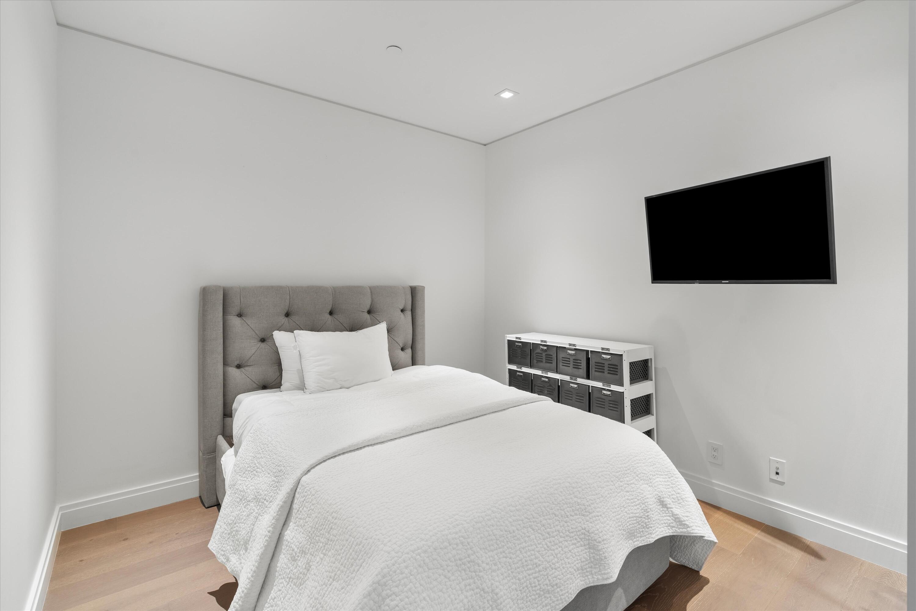 SEAGATE YACHT CLUB - Residential