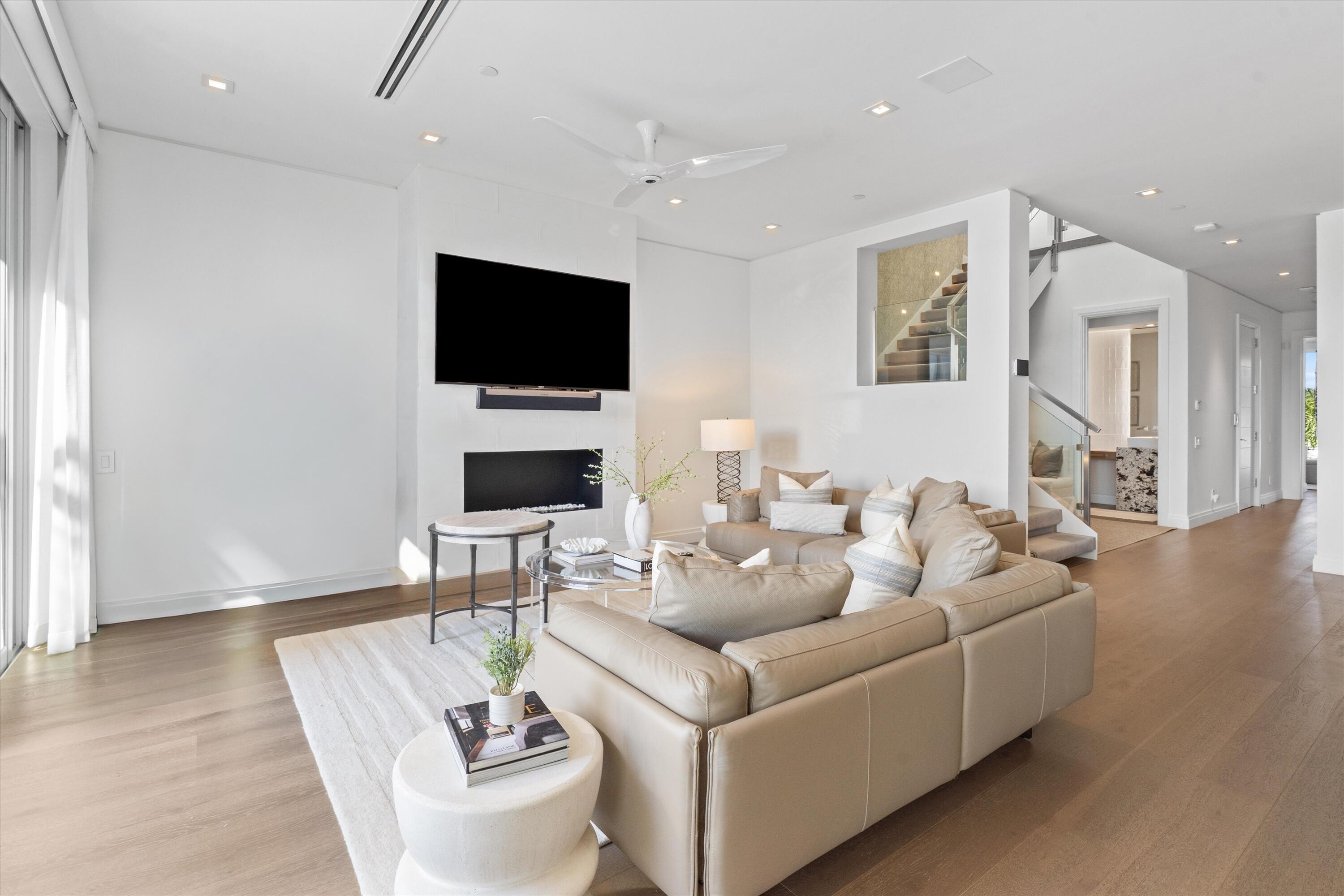 SEAGATE YACHT CLUB - Residential