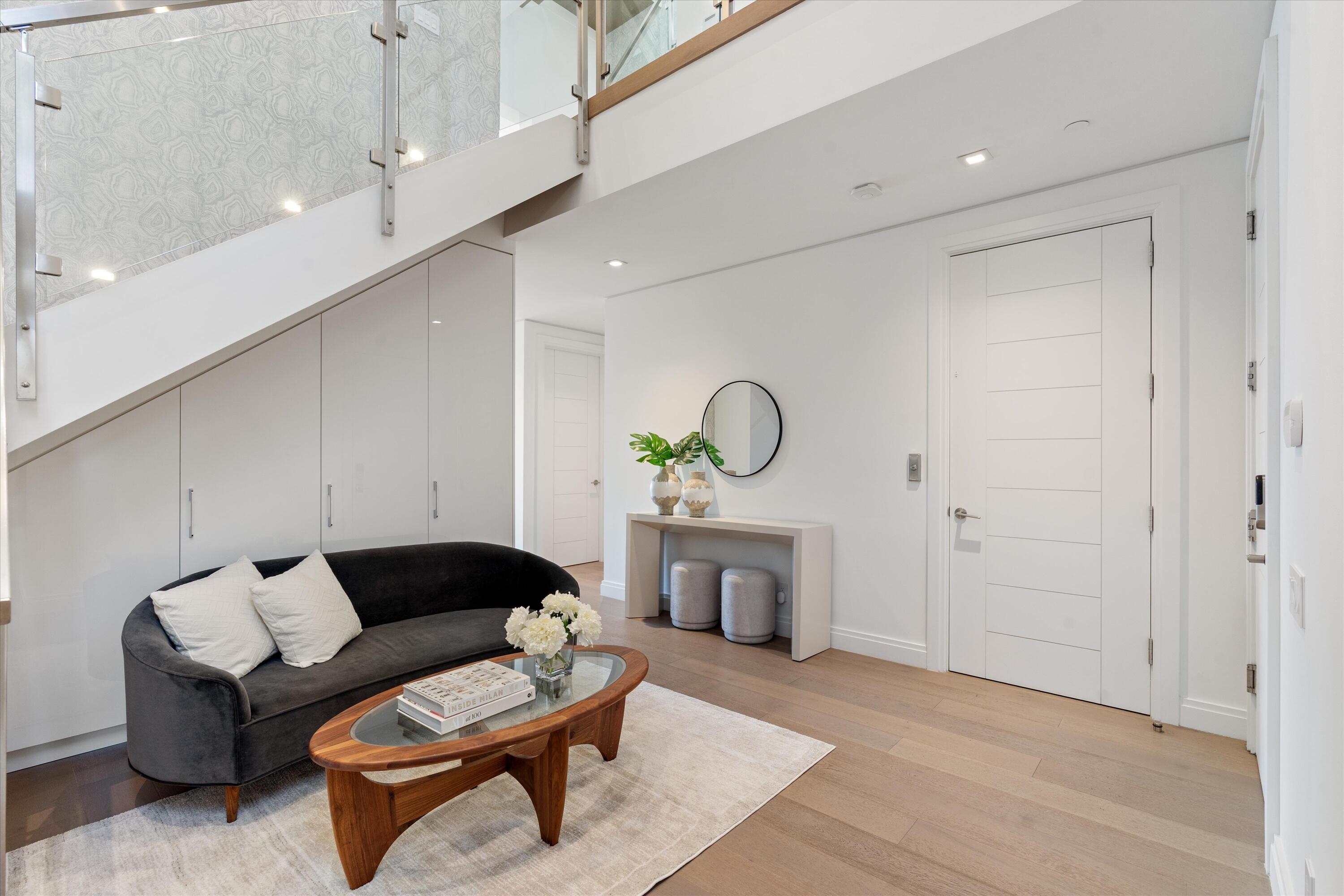 SEAGATE YACHT CLUB - Residential