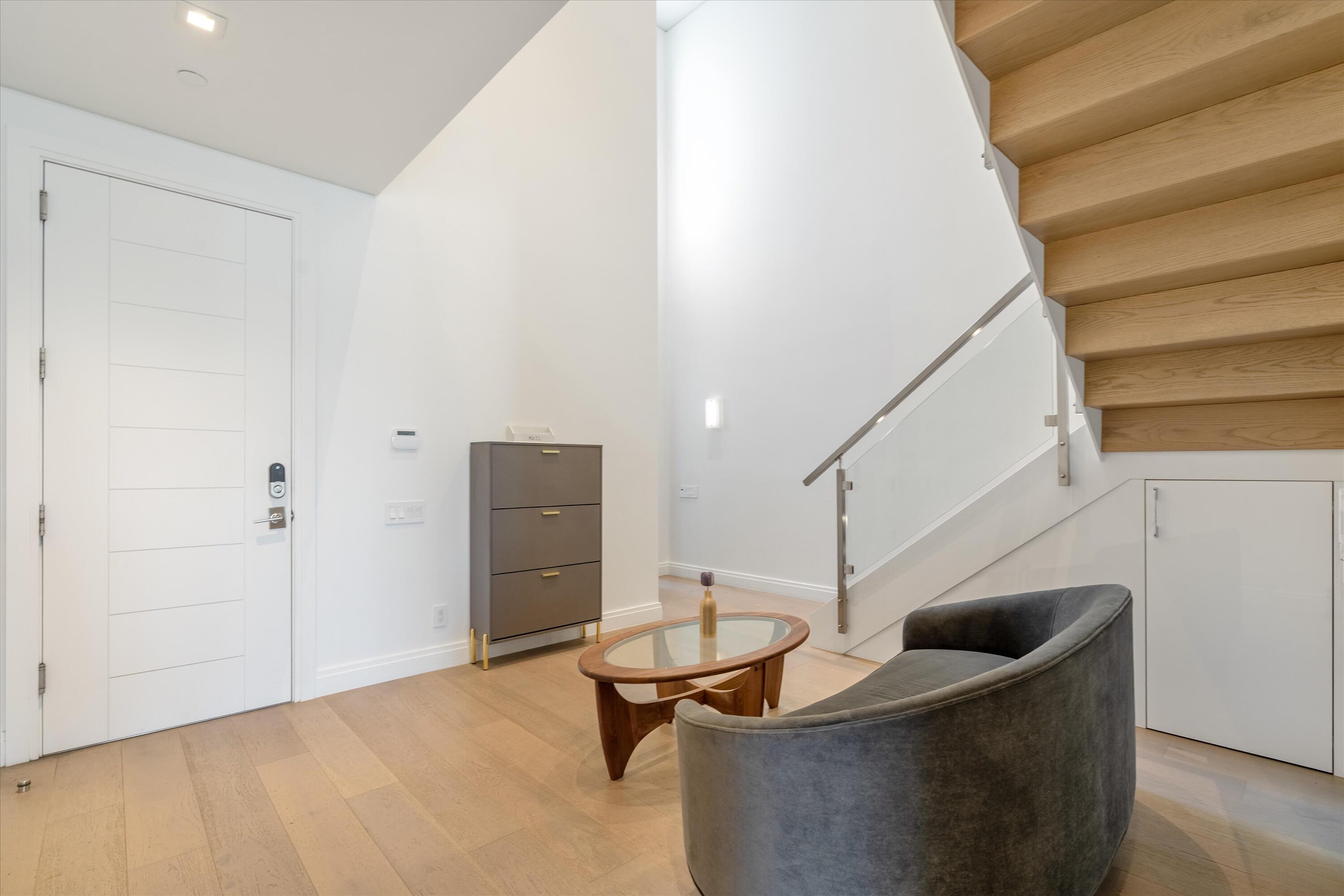 SEAGATE YACHT CLUB - Residential