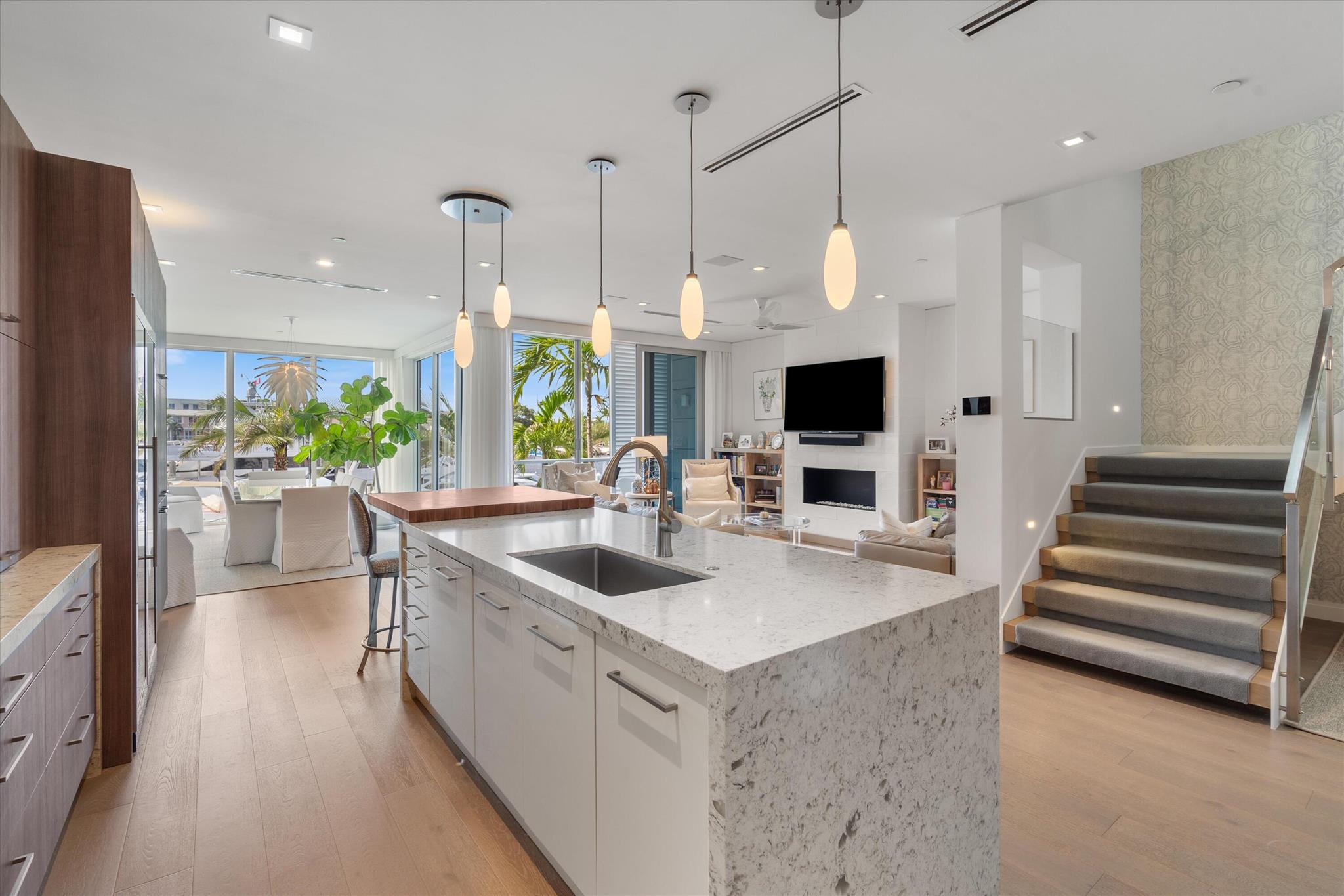 SEAGATE YACHT CLUB - Residential