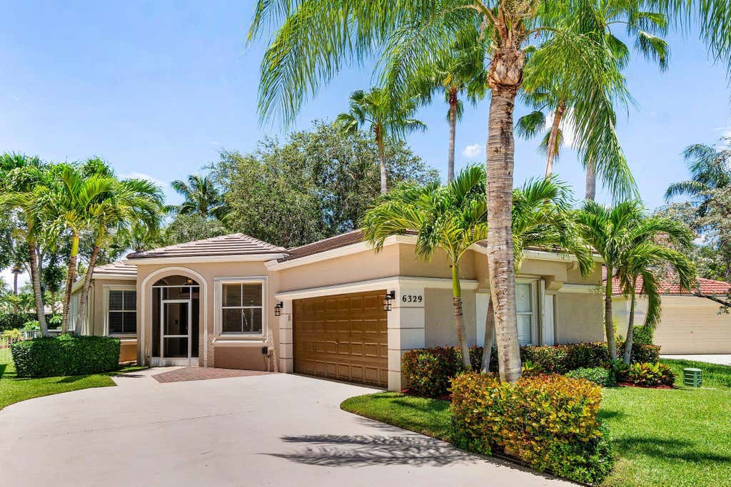 Photo of 6329 Stonehurst Circle, Lake Worth, FL 33467 (MLS # R11110291)