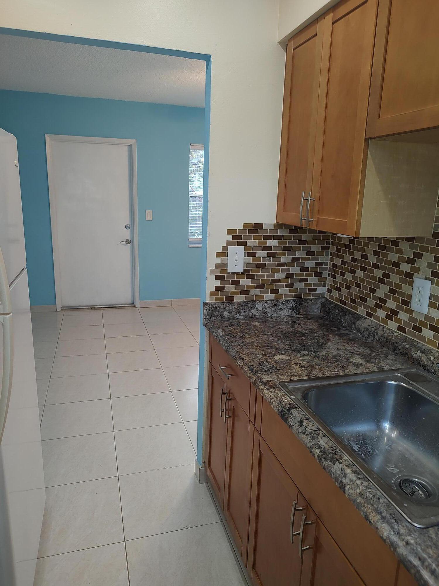 VENTURA VILLAS CONDO - Residential Lease