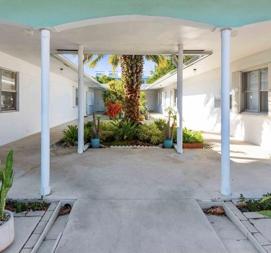 VENTURA VILLAS CONDO - Residential Lease