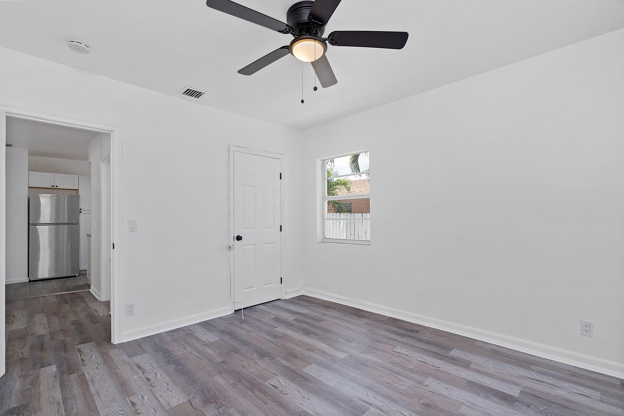 LAKE WORTH TOWN OF - Residential Income