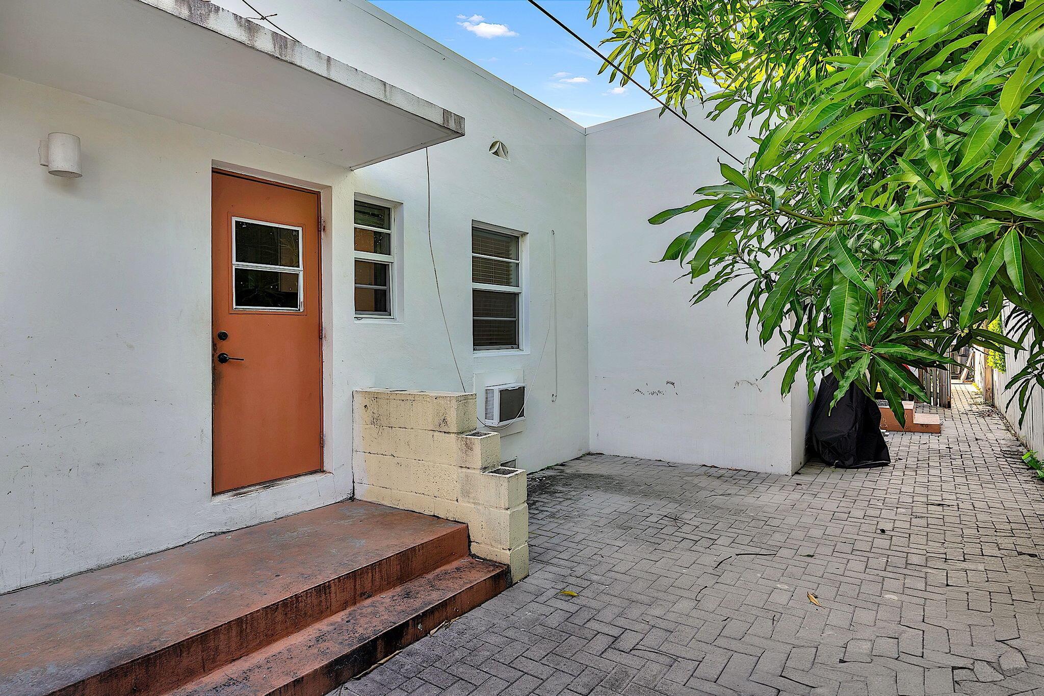 LAKE WORTH TOWN OF - Residential Income