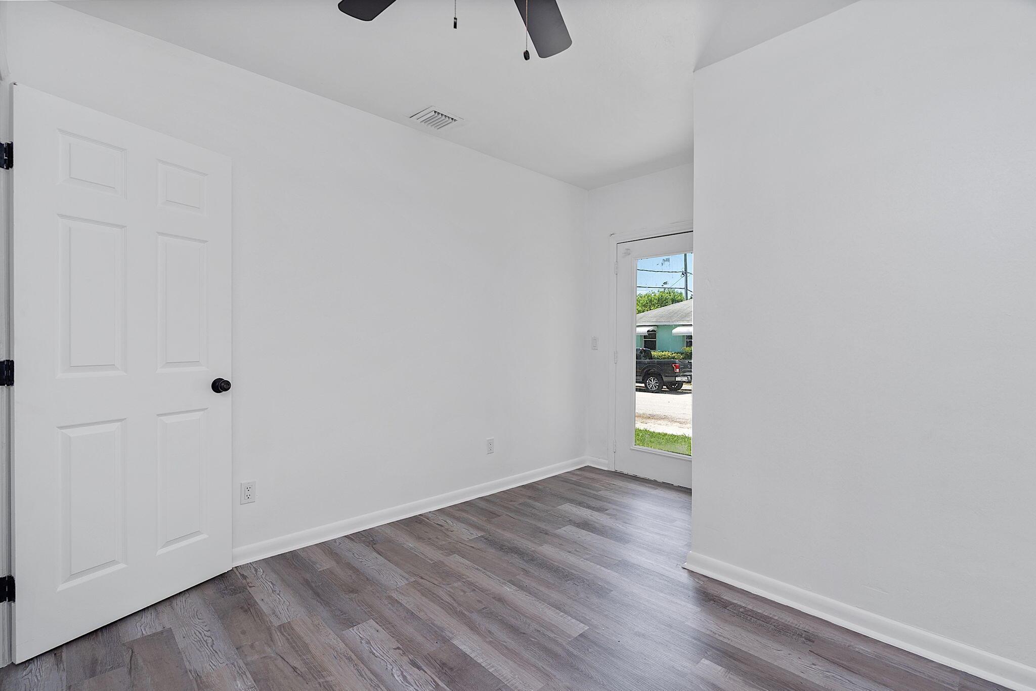 LAKE WORTH TOWN OF - Residential Income