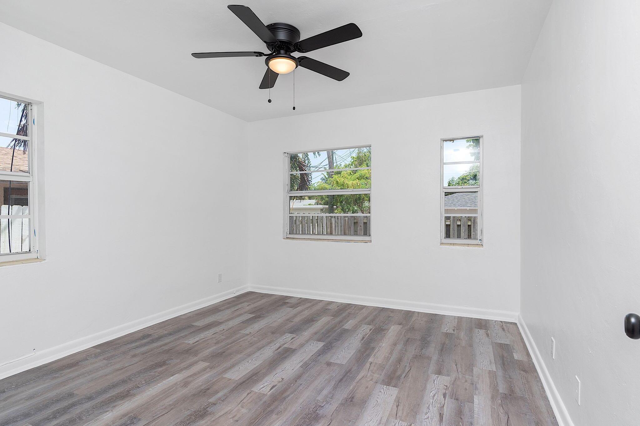 LAKE WORTH TOWN OF - Residential Income