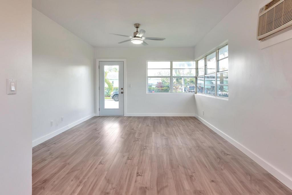 LAKE WORTH TOWN OF - Residential Income