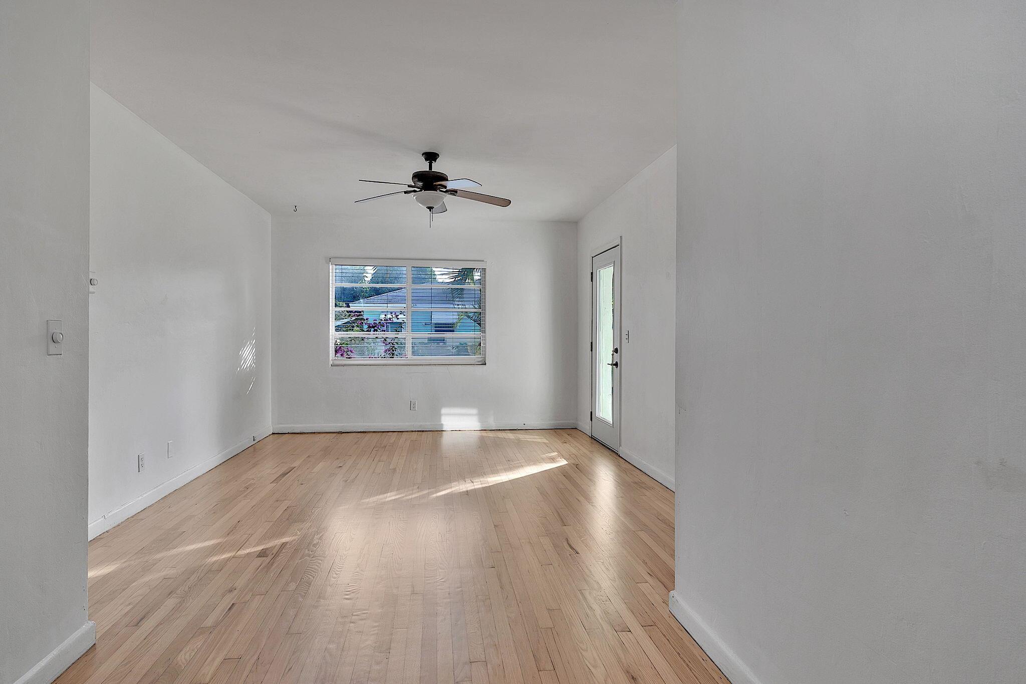 LAKE WORTH TOWN OF - Residential Income