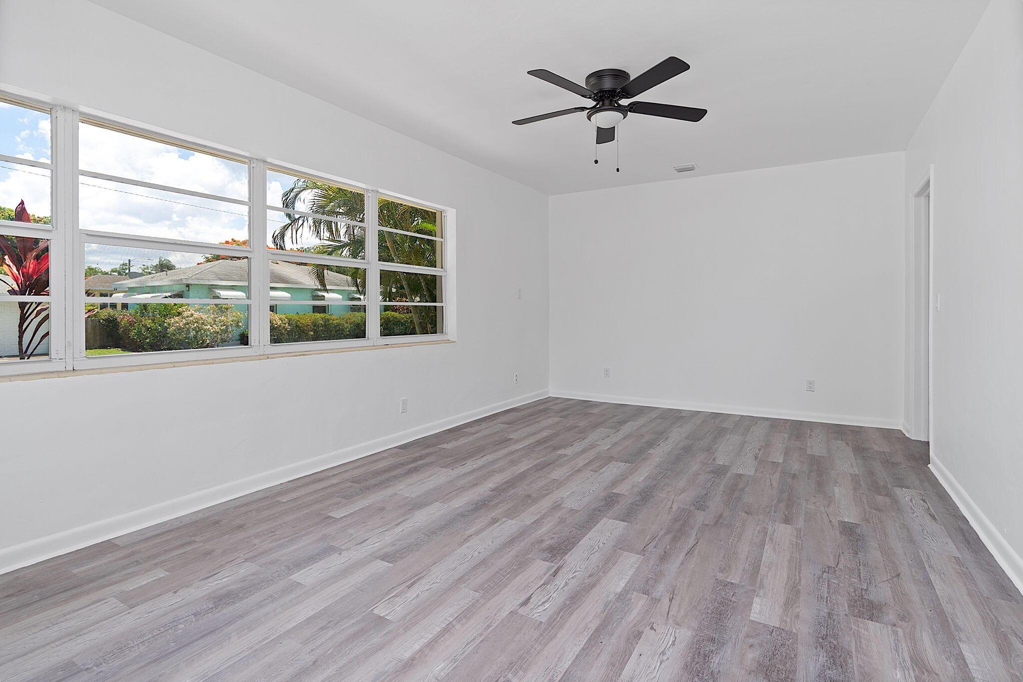 LAKE WORTH TOWN OF - Residential Income