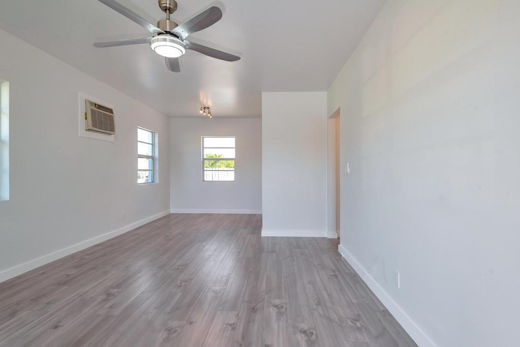 LAKE WORTH TOWN OF - Residential Income